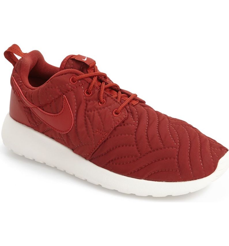 athleisure Nike 'Roshe Run' Print Sneaker