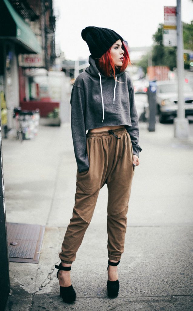 16 Different Ways to Wear Sweatpants With Heels - Pinkfo