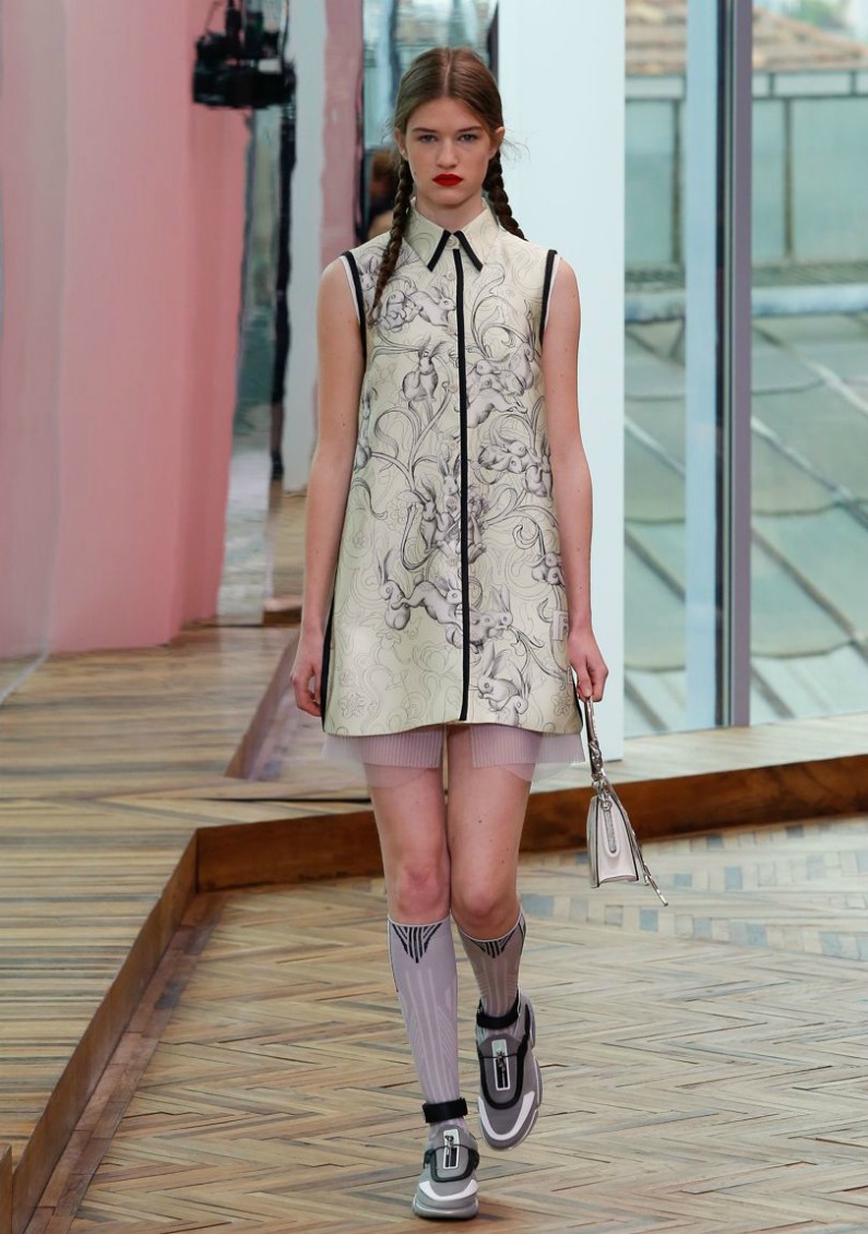 12 Outfits I Would Totally Wear at the Office from the Prada Spring ...